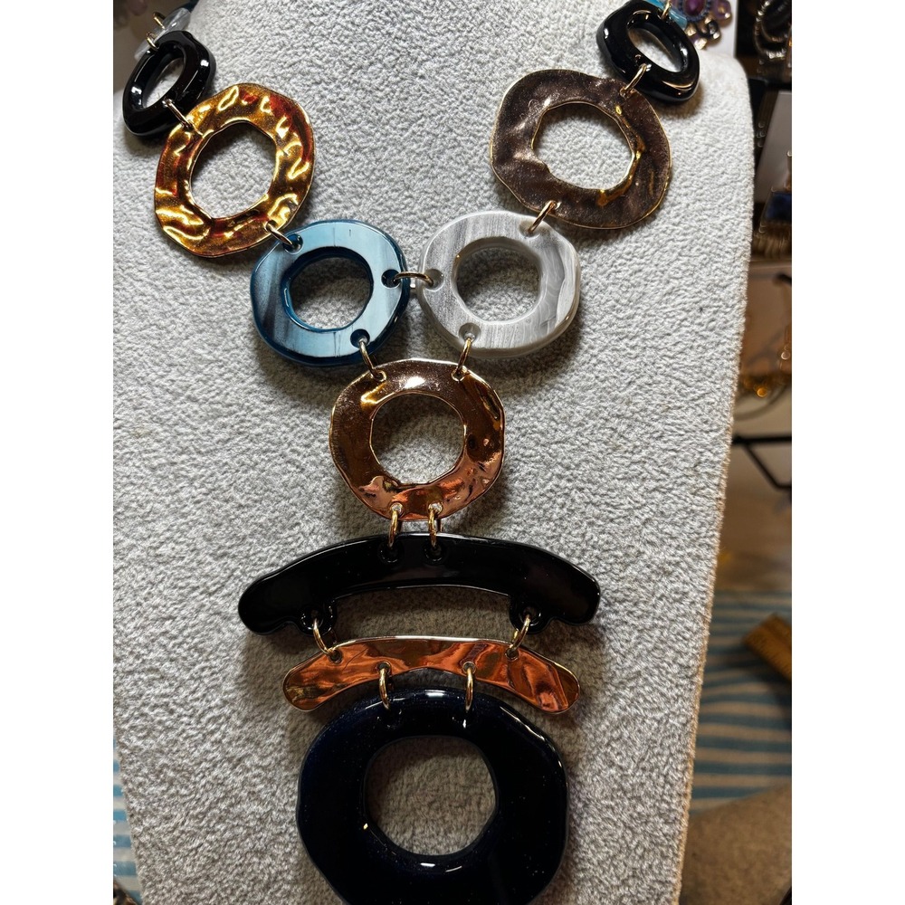 #11. Vintage Chunky Resin  Link Statement Necklace – Bold Geometric Mod Style